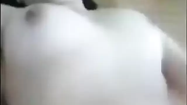 Молодая татарка ласкает киску